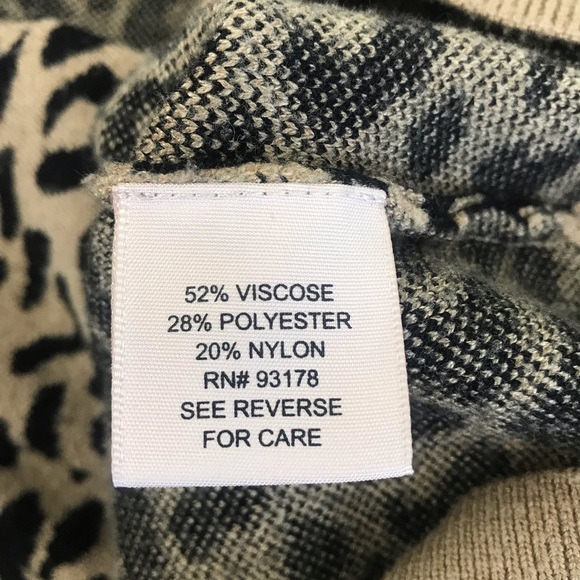 Philosophy || V-Neck Cheetah Patterned Bell Sleeve Sweater Size Large - Picture 12 of 13